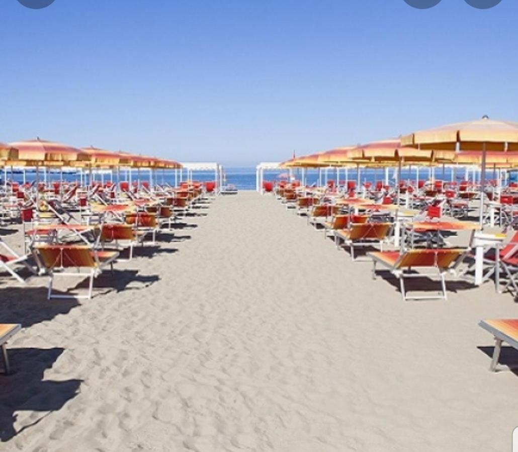 Historical Apartments By Seaside Viareggio Ngoại thất bức ảnh